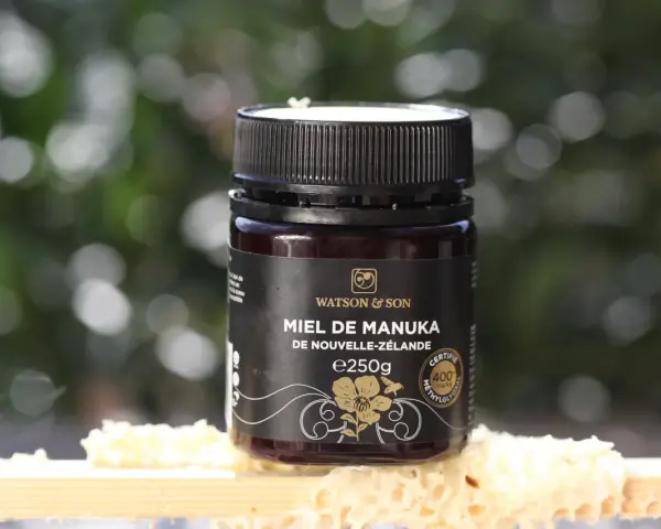 Bocal de miel de Manuka Watson & Son, certifié 400 mg/kg de méthylglyoxal. Ce miel de Nouvelle-Zélande est réputé pour ses 18 bienfaits.