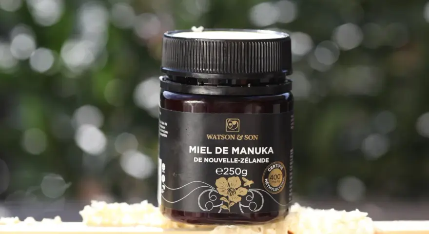 Bocal de miel de Manuka Watson & Son, certifié 400 mg/kg de méthylglyoxal. Ce miel de Nouvelle-Zélande est réputé pour ses 18 bienfaits.