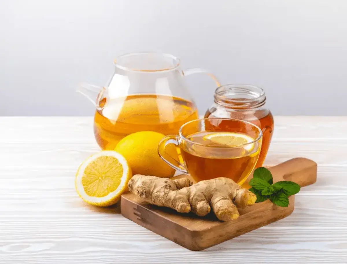 Th&eacute; chaud au citron, gingembre et miel : un rem&egrave;de miracle pour l'extinction de voix.